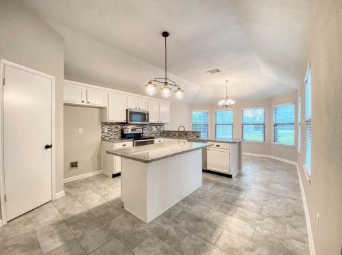 614 Larkspur Cir, Pearland, TX 77584-2097