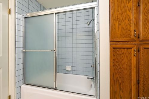 508 Heatherwood Dr, Madera CA  93637-2744 exterior