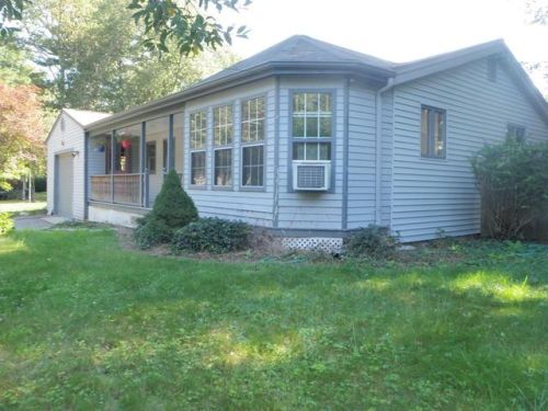 11 Madison Rd, Halifax, MA 02338-1158