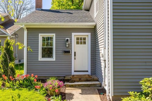 5 Elbow Ln, Plainville, CT 06062-2226