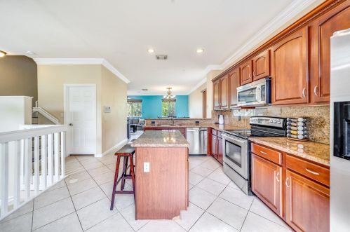 2850 Oasis Dr, Boynton Beach FL  33426-8665 exterior