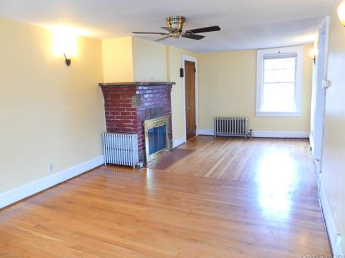 14 George Ave, Groton, CT 06340-4918