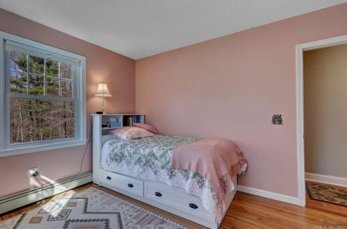 40 Carli Blvd, Colchester CT  06415-1867 exterior