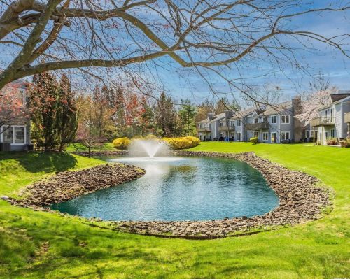 143 Lakebridge Dr, San Remo, NY 11754-3953