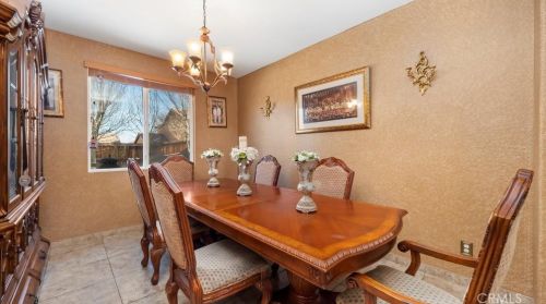 14561 Hummingbird Rd, Victorville CA  92394-7574 exterior