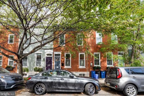 2037 Carpenter St, Philadelphia PA 19146-2418 exterior