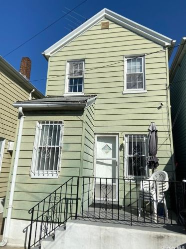 105-06 103rd Ave, Jamaica, NY 11417-1218