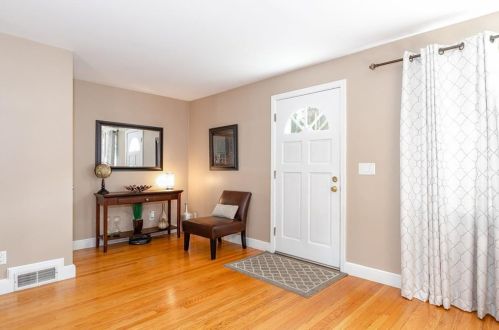 17 Salem Dr, Providence RI  02904-5235 exterior