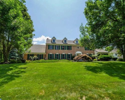 120 Marie Dr, Southampton, PA 18954-2039