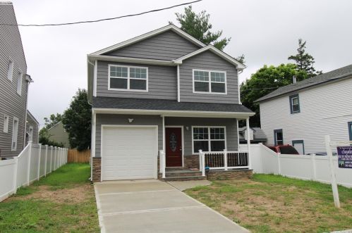 74 Monroe Ave, Roosevelt, NY 11575-2439