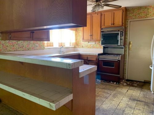 14606 Penasquitos Dr, San Diego, CA 92129-1608
