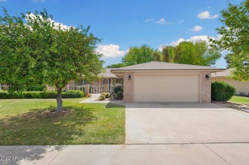 10415 Kingswood Cir, Sun City, AZ 85351-1818