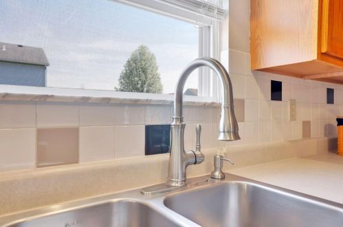 1565 Roscommon Dr, Pataskala OH  43062-7018 exterior