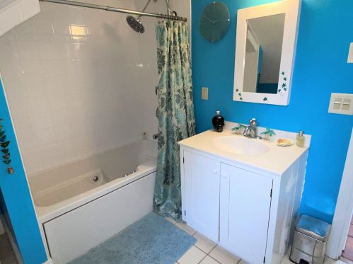 73 Main St, Hopkinton NH  03229-3003 exterior