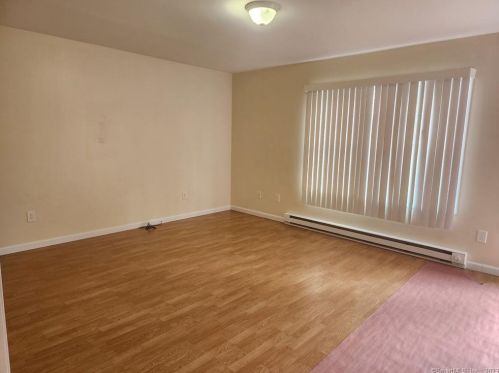 14 Kenneth Cir, Waterbury CT  06710-1144 exterior
