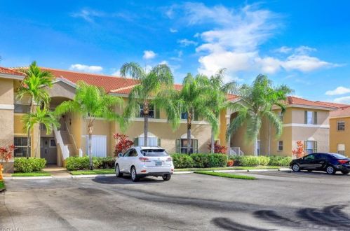6600 Huntington Lakes Cir, Naples, FL 34119-7928