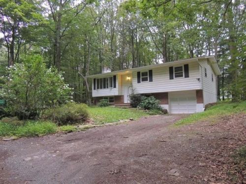318 Charles Folly Rd, Bartonsville, PA 18321-7760