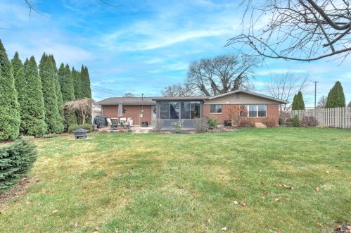 212 Edgefield Blvd, Marion OH 43302-5801 exterior