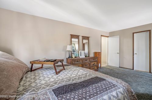 1068 Toms River Rd, Jackson Twp NJ  08527-5240 exterior