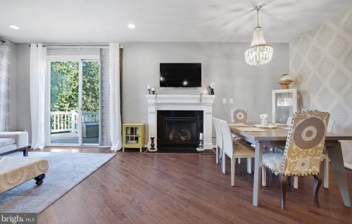 9193 Lake Preston Ct, Bristow VA  20136-6170 exterior