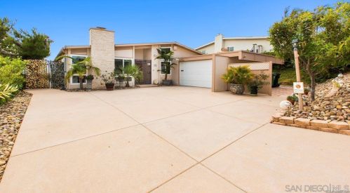 5022 Pacifica Dr, San Diego CA  92109-1502 exterior