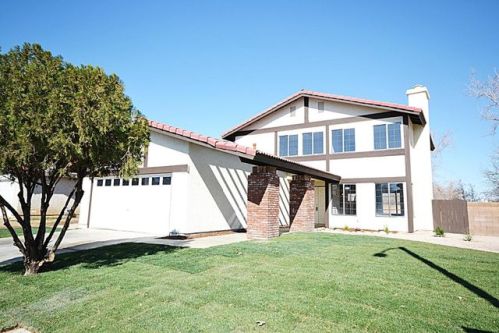 1865 Einstein St, Lancaster, CA 93535-4262