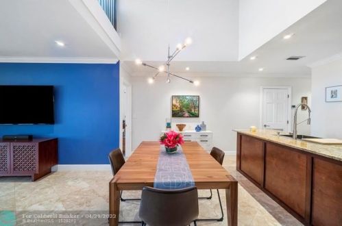 8288 Dundee Ter, Hialeah FL  33016-1405 exterior