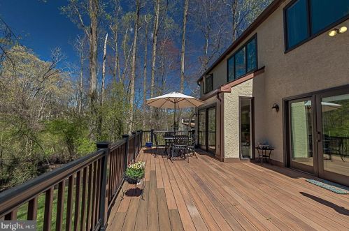 1006 Gwilym Cir, Berwyn PA  19312-2237 exterior