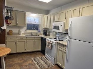 2292 Galbraith Rd, Cincinnati, OH 45237-1627
