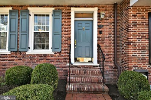 55 Sentinel Rd, Washington Crossing, PA 18977-1144