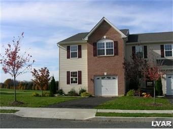 7045 Hunt Dr, Macungie, PA 18062-9221