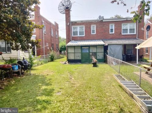1179 46th Pl, Washington, DC 20019-4939