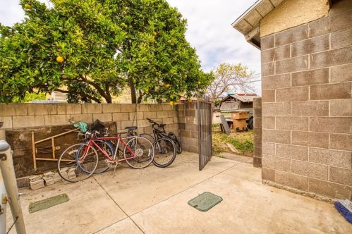 4973 Strickland Dr, Oxnard CA  93036-1052 exterior