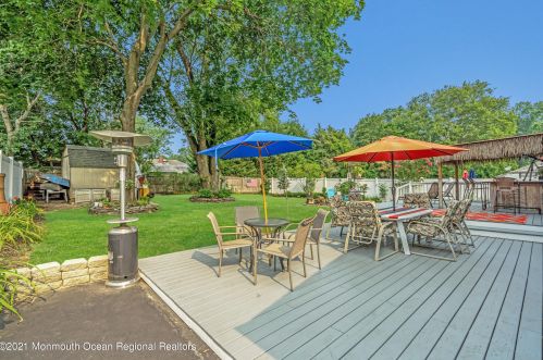 243 Crestview Dr, Middletown NJ  07748-3604 exterior