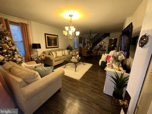304 Main St, Red Lion, PA 17356-1206