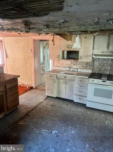 379 Schwenksville Rd, Collegeville PA  19473-1966 exterior