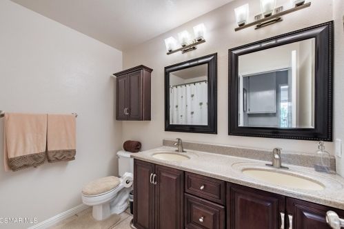 2228 Oak Haven Ave, Simi Valley CA  93063-5020 exterior
