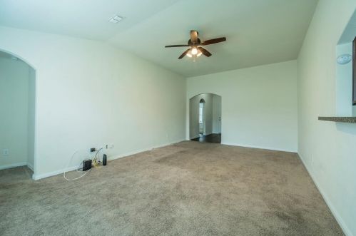 14271 Greenhaw Ln, Dallas, TX 75253-5083