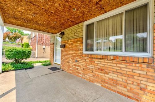 691 Doris Dr, Pittsburgh, PA 15243-1621