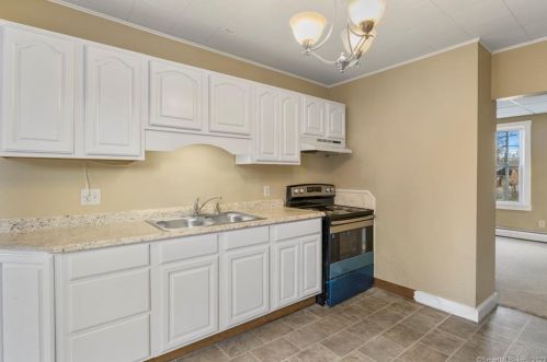 253 School St, Putnam CT  06260-2431 exterior