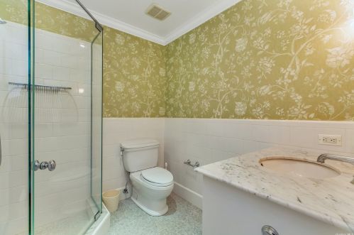 8 Emerson Rd, Muttontown NY  11545-3116 exterior