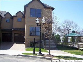 41 Perona Ln, Staten Island NY  10308-3323 exterior