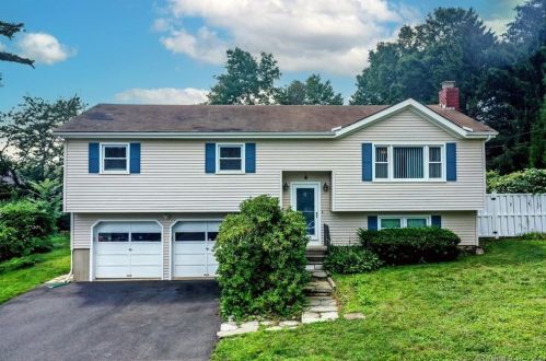 4 Ridgedale Rd, Bethel, CT 06801-1218