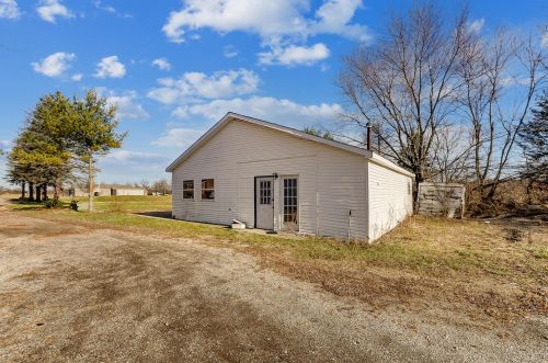 7186 National Rd, Brookville OH  45309-8784 exterior