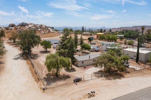 19360 Day St, Perris, CA 92570-9589