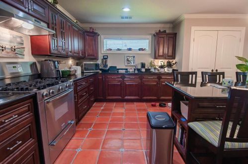 1708 Byu Shr Dr, Galveston TX 77551-4333 exterior