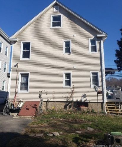 177 Park St, Bristol, CT 06010-6052