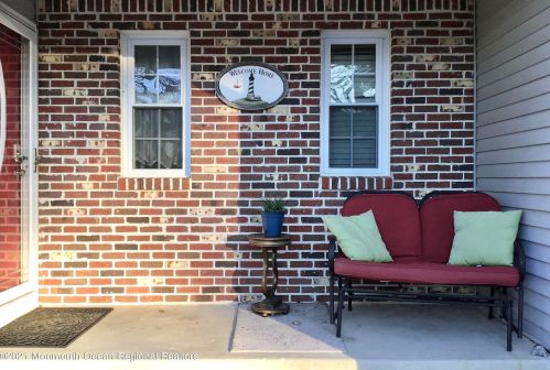 401 Clark Dr, Bricktown, NJ 08724-2178