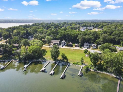 11618 Maple Beach Dr, Edgerton WI  53534-9078 exterior