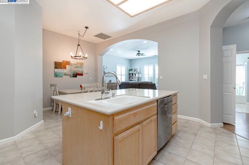 1677 Red Sky Way, Ripon CA  95366-9349 exterior